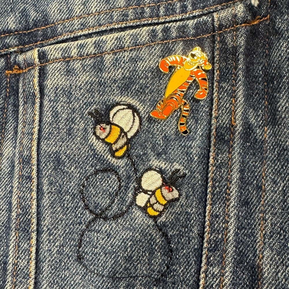 MICKEY INC WOMEN'S Sz M FRIENDS FOREVER POOH, PIGLET, & TIGGER DENIM VEST PIN - Picture 5 of 9